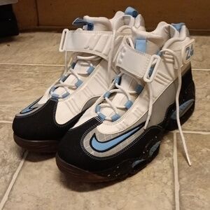 Men's White, Black and Blue Nike Air Griffey Basketball Shoes Size 11.5
